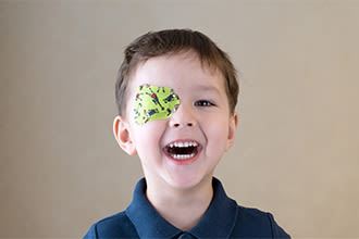 Yuav Ua Li Cas Lutein Txhim Kho Cov Menyuam Yaus Qhov Muag (Amblyopia)?